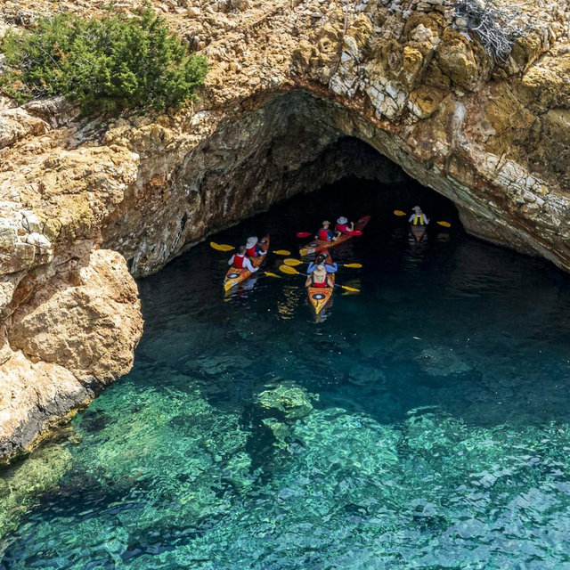 Kayaking Rhina Cave Naxos
