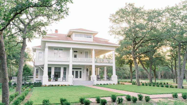 The Wedding Website of Adrienne Do and Jordan Anderson