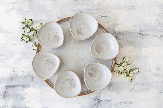 Pottery Wedding Gift, Passover Jewish Gift, Hostess Gift for Mom, Modern Passover Seder plate, Pesach Plate