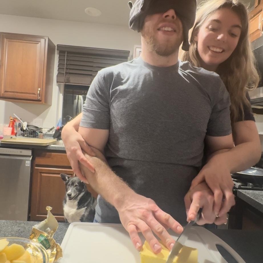 Our first Adventure Dates scratch off, I was supposed to guide him through the making of an apple pie while he’s blindfolded. I couldn’t use words either😂