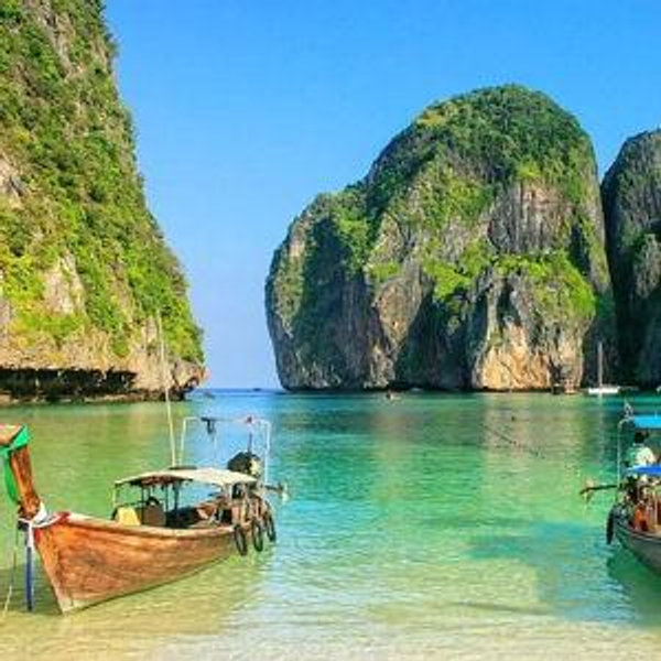 Honeymoon experience: Phi Phi islands private boat tour
