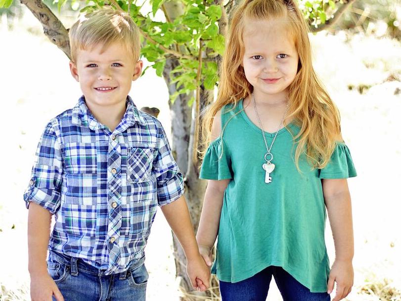 The Wedding Website of Leslie Reynolds and Dylan Fisher