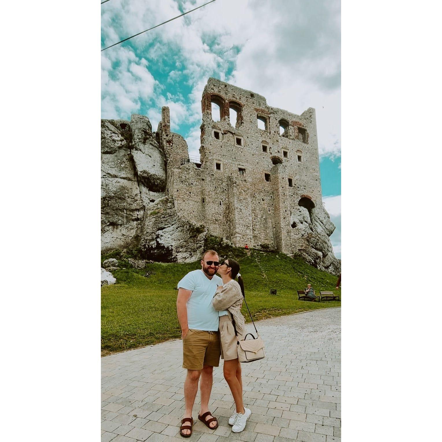 Beautiful castle ruins in Poland. We do love a good castle:)