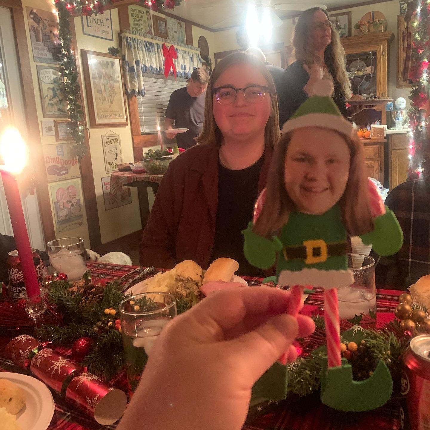 Noelle’s love of Christmas is inherited, as evidenced by the lengths her mother and aunt went to give everyone a personalized table settling for Christmas dinner!