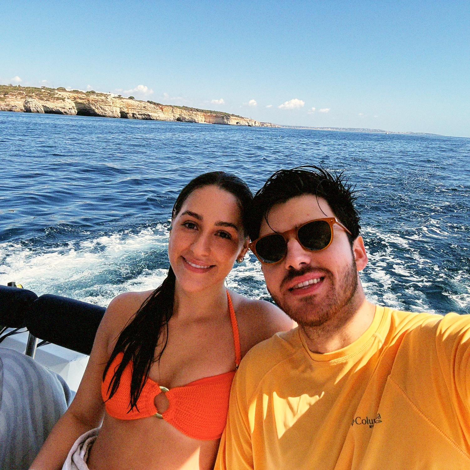 A boat tour along the Algarve coast to see the caves – an unforgettable experience we highly recommend!