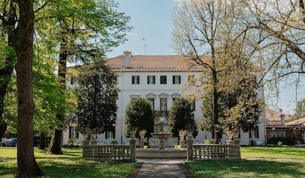 The Wedding Website of Isabella Brown and Stefano Zamuner