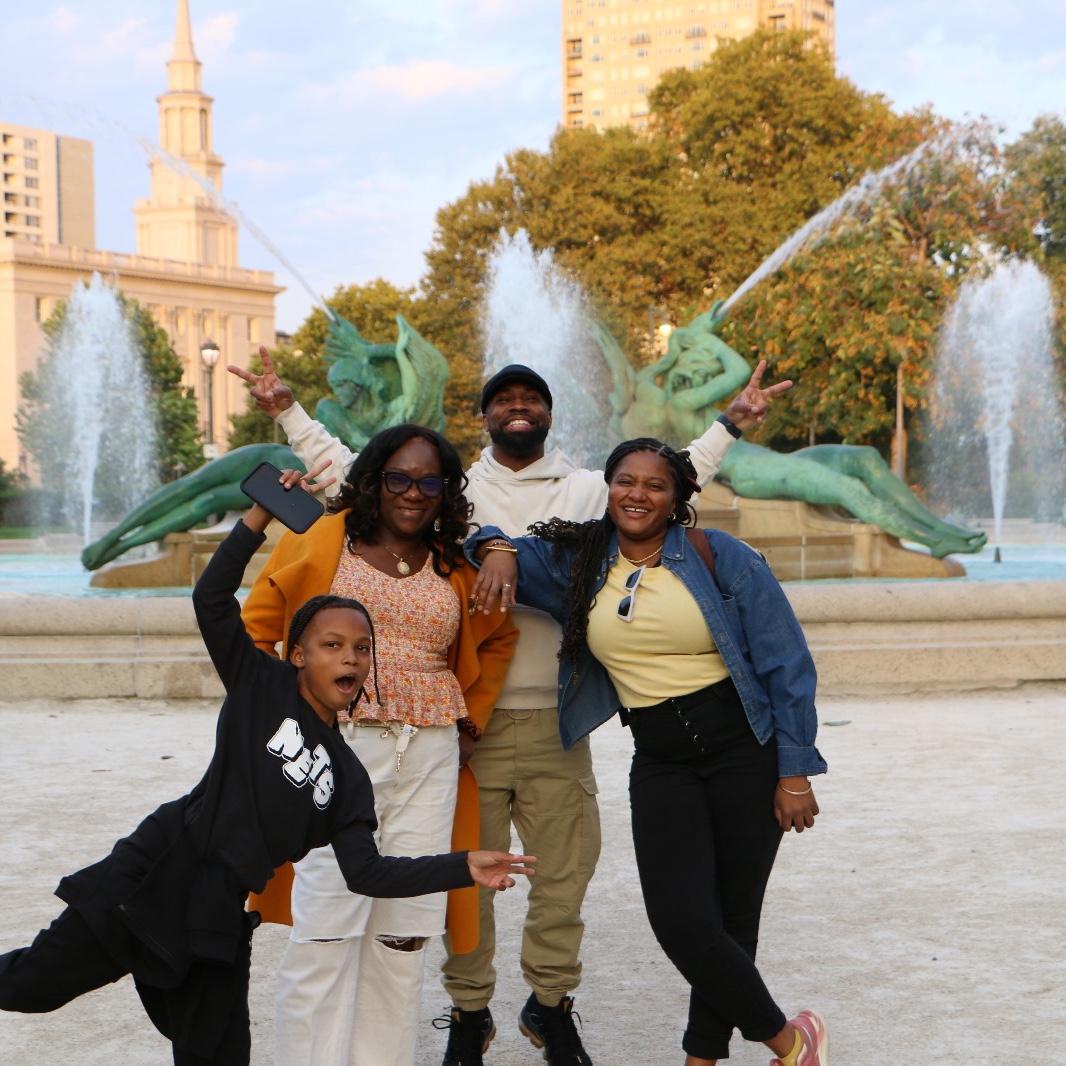 Striking poses and soaking in the beauty of Philly with family—Uday leading the way with all the energy!
#FountainFun #FamilyAdventures #PhillyVibes