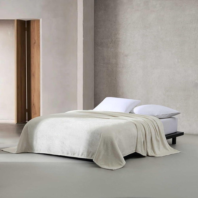 Calvin Klein - Queen Size Blanket, Ultra-Soft Plush Bedding, Self-Hem Binding for Tailored Finish, Throw Blanket for Couch & Bed (Ivory)