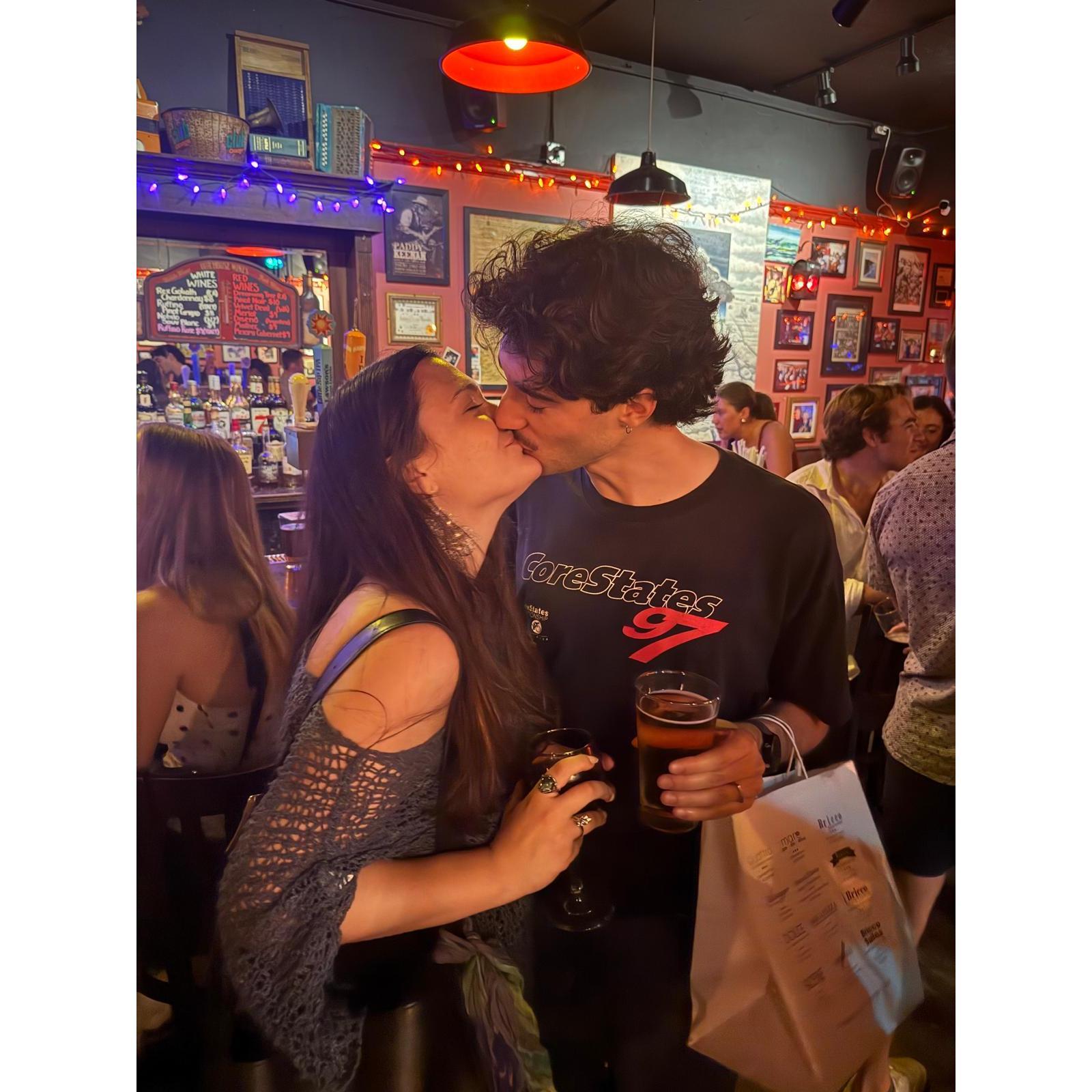 Now, we're just enjoying our life here in Boston and are very excited about wedding planning. We hope to see you next year!!! | Agora, estamos curtindo a vida aqui em Boston e muito animados com o planejamento do casamento. Esperamos ver vocês no ano que vem!!!