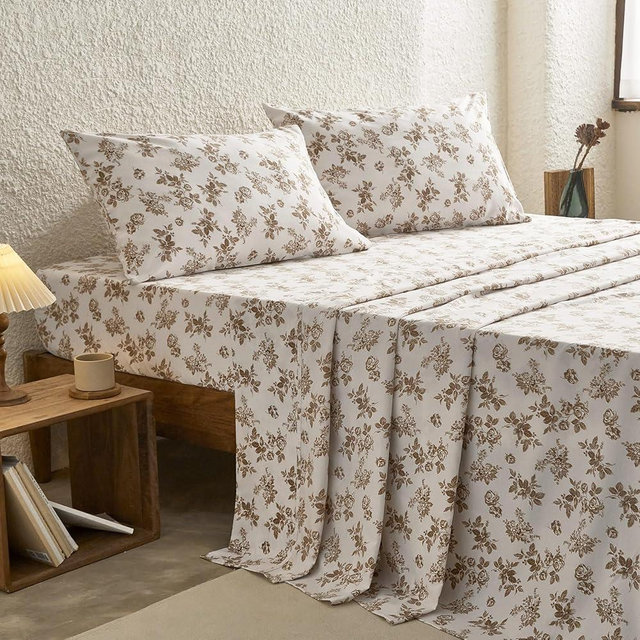 Wake In Cloud - Shabby Chic Bed Sheets, 4-Piece Sheet Set, Floral Botanical Coquette Cottagecore Vintage Flower, Soft Microfiber Deep Pocket Bedding, Brown Taupe, Queen Size