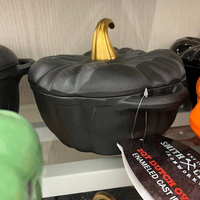 2qt Matte pumpkin cast iron