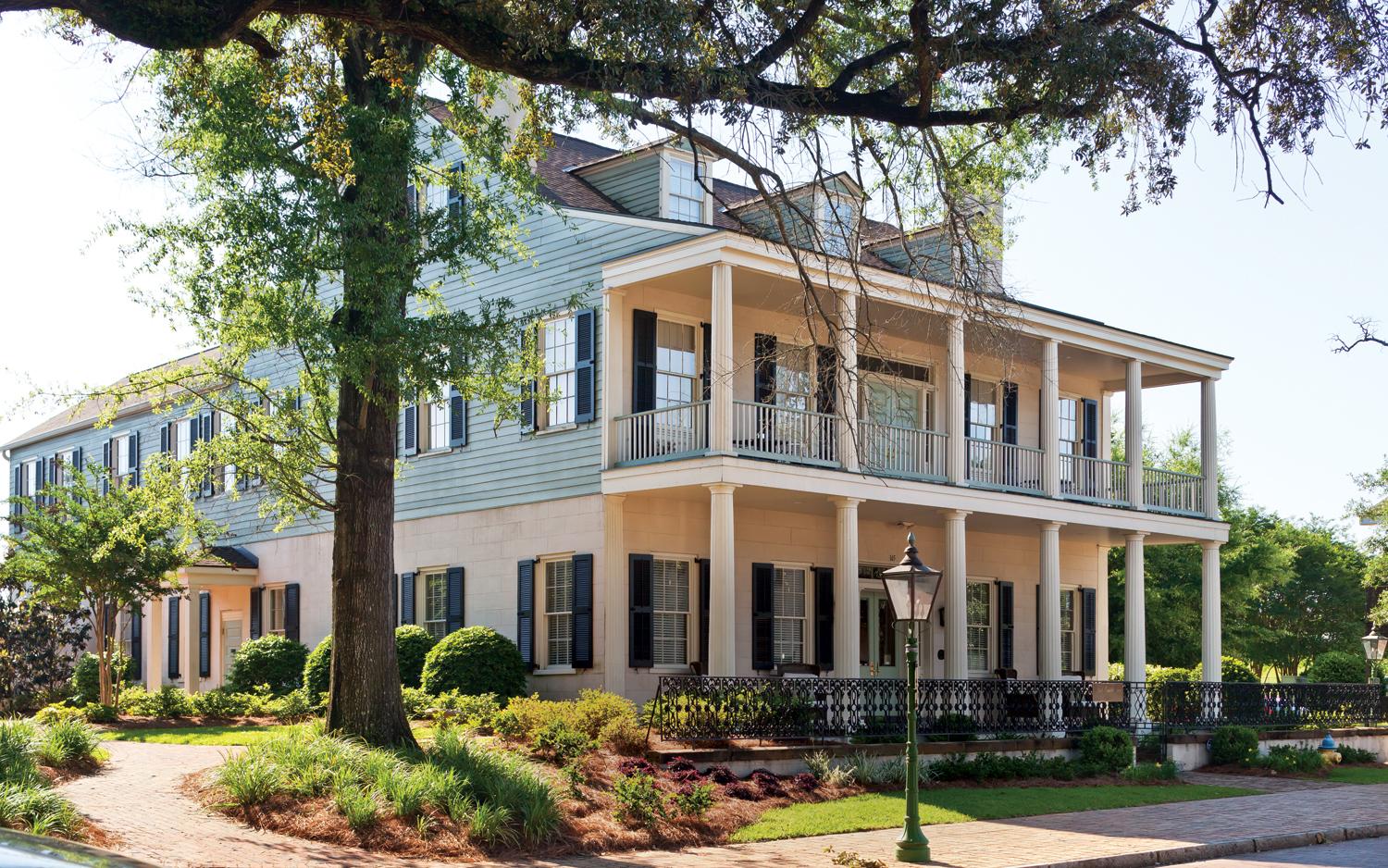 The Wedding Website of Lauren Layne and Blake Richardson