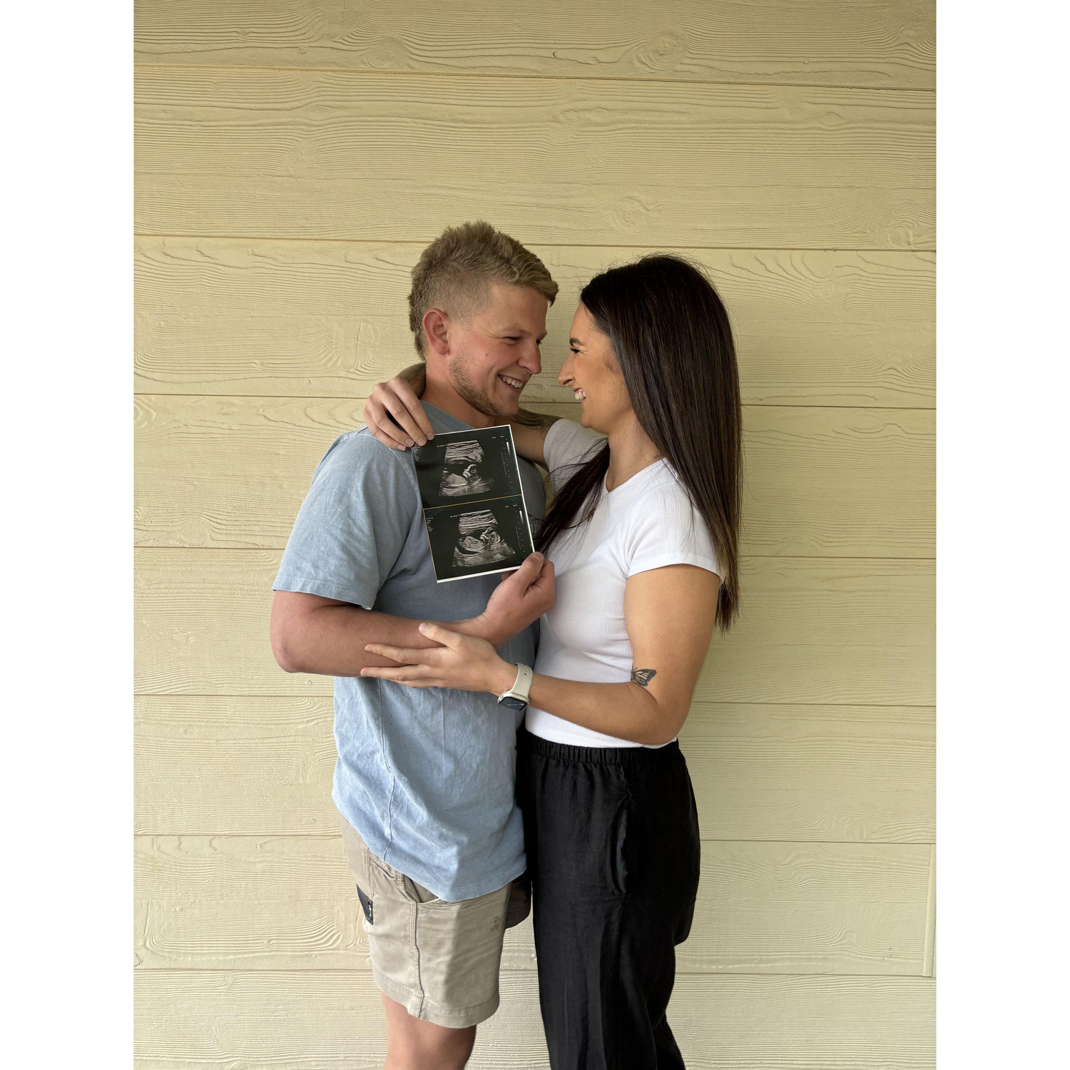 When we told everyone we were going to be parents hehehehe
