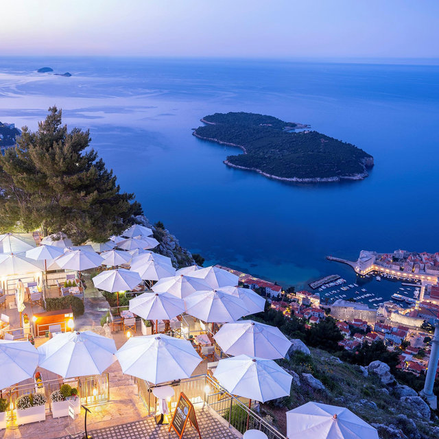 Honeymoon Excursion: Sunset Dinner & Drinks in Dubrovnik, Croatia