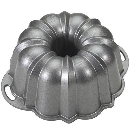 Nordic Ware Platinum Collection Bundt Pan, 10-15 Cups