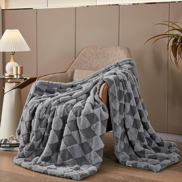 PU MEI Luxury Faux Fur Rabbit Fur Throw Blanket Gray 90"x80",Plush Reversible Sherpa Blankets,Queen Fuzzy Elegant Blanket Thick Throws for Bed,Washable Bedding Accent Blankets for Sofa Couch Chair