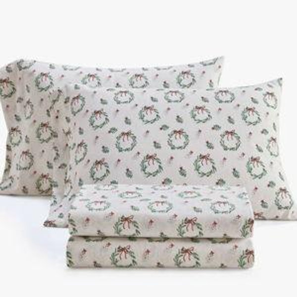 Martha Stewart Christmas Wreaths & Mistletoe Green Cotton Flannel Sheet Set - Full Sheet Set with 2 Pillowcases