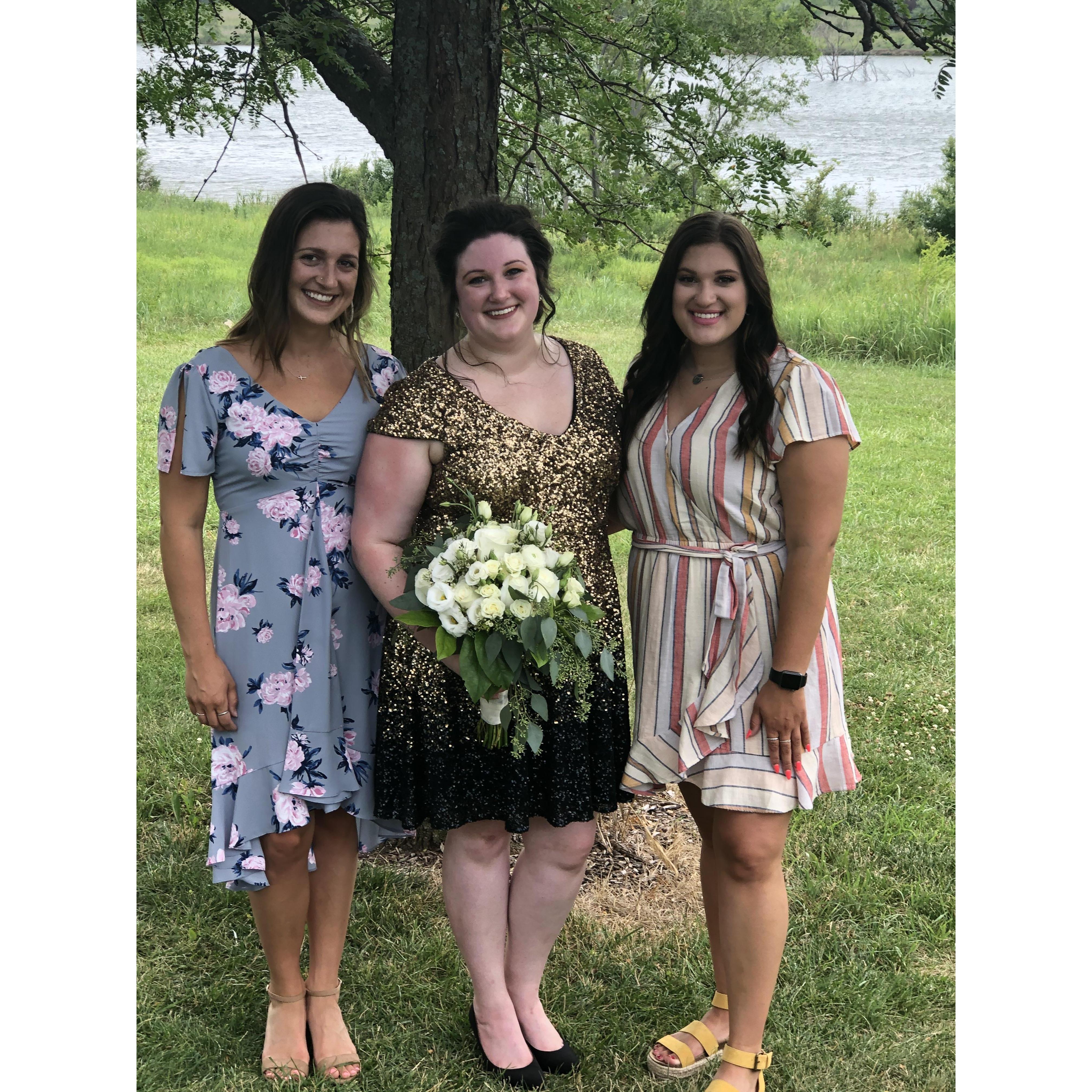 Julia with her two sisters, Annie (L) and Greta (R)