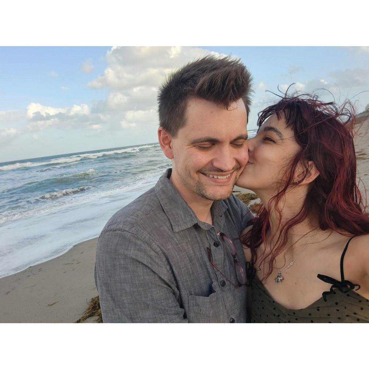 <3