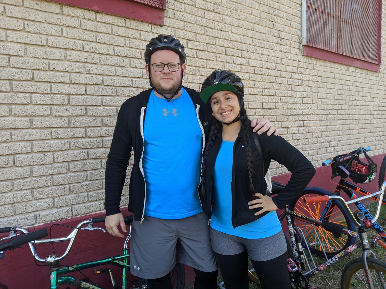 Exploring EaDo by bike in classic Twinguino attire