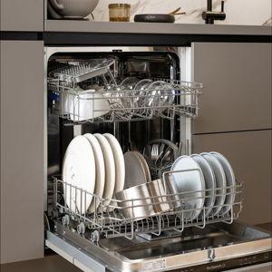 Dish washer