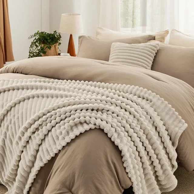 Bedsure Comforter Set, 5Pcs Bed in a Bag with Fleece Throw Blanket and Decorative Pillow, Lightweight Queen Bedding Sets, All Season Bedding, Khaki