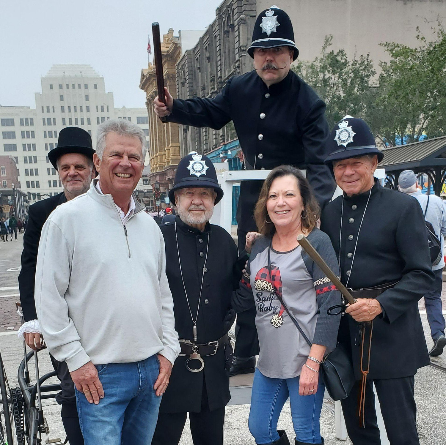 Help! Under arrest!