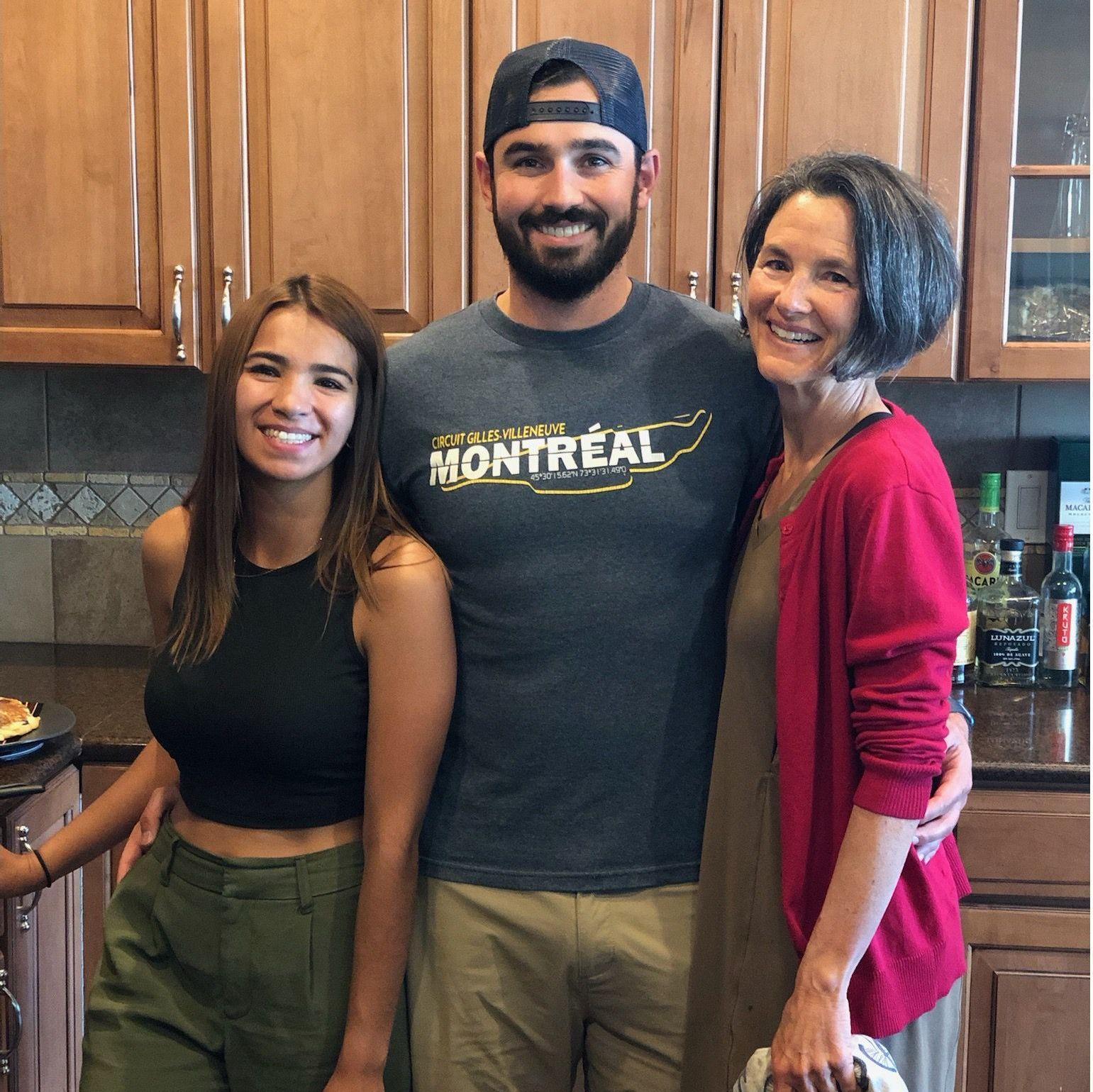 Nata met KC for the first time 🥰✨