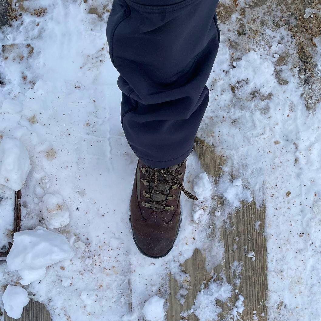 "Take a photo of just my boot"