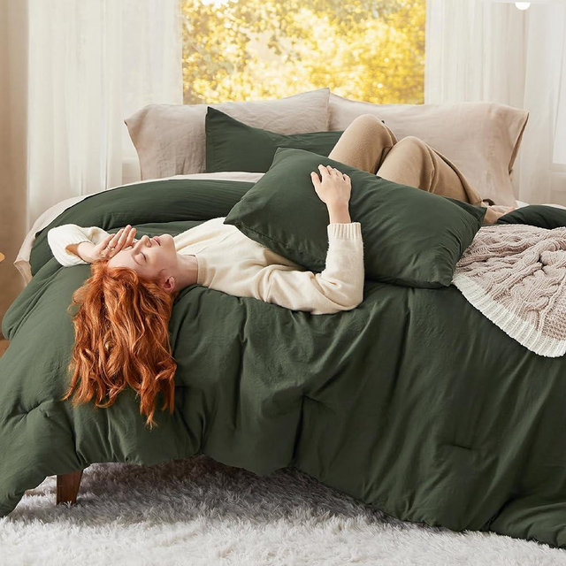 Bedsure California King Comforter Set, Dark Green Soft Prewashed Bed Comforter for All Seasons, 3 Pieces Warm Bedding Sets, 1 Lightweight Comforter (104"x96") and 2 Pillowcases (20"x36")
