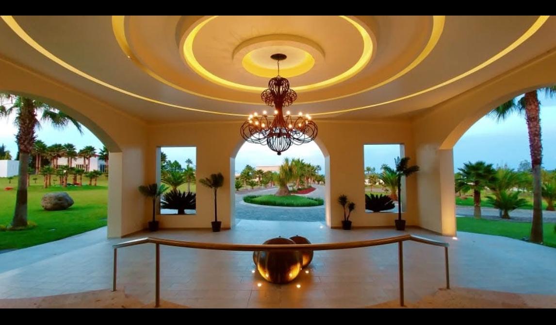 The Wedding Website of Eduardo R and Stefani J