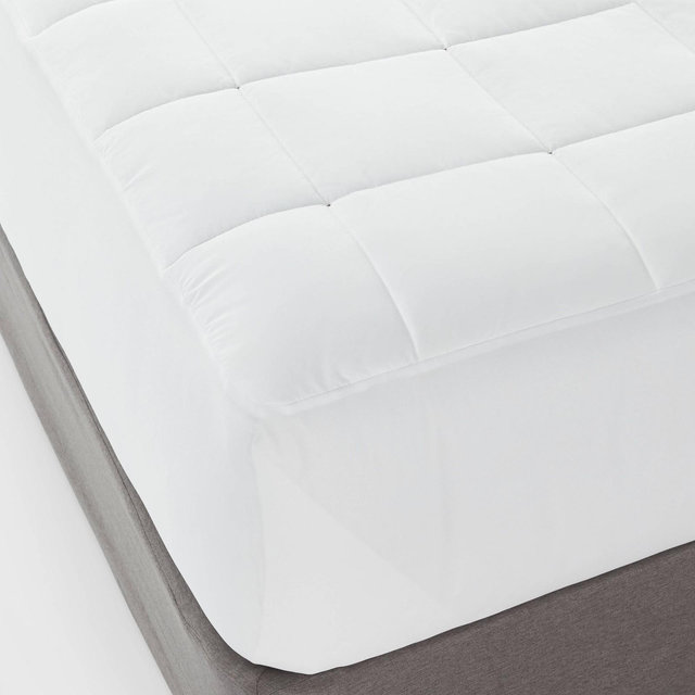 Queen Comfort Mattress Pad - Room Essentials™