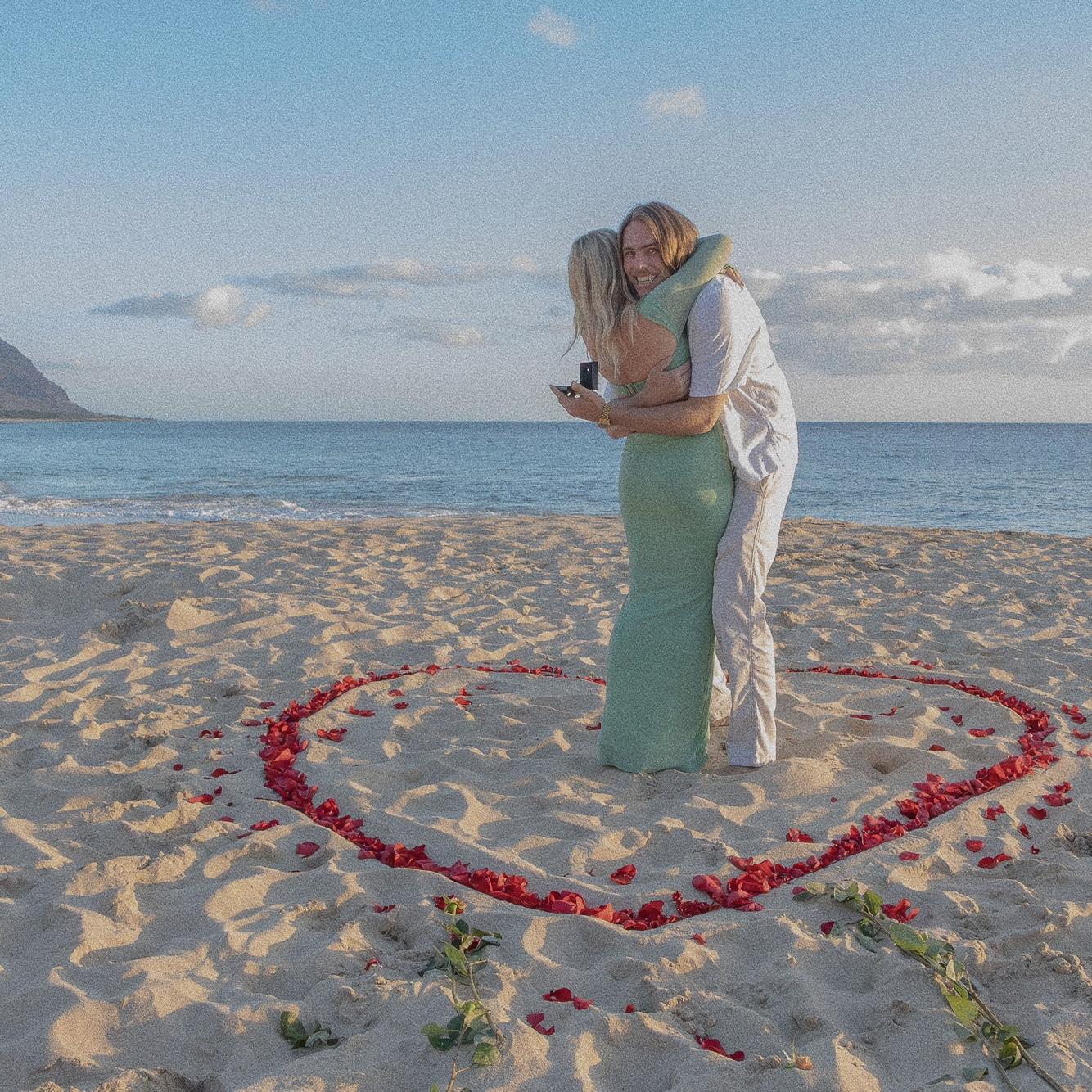Proposal photos in Hawai'i