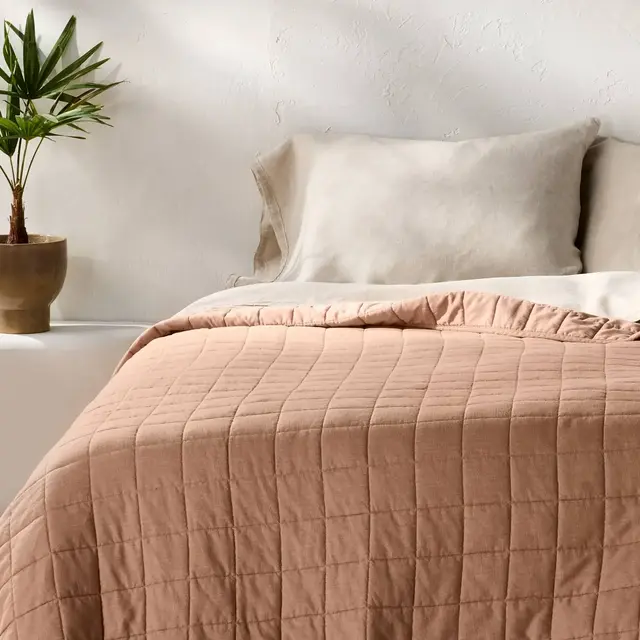 King Plus Heavyweight Linen Blend Quilt Light Adobe Clay - Casaluna™