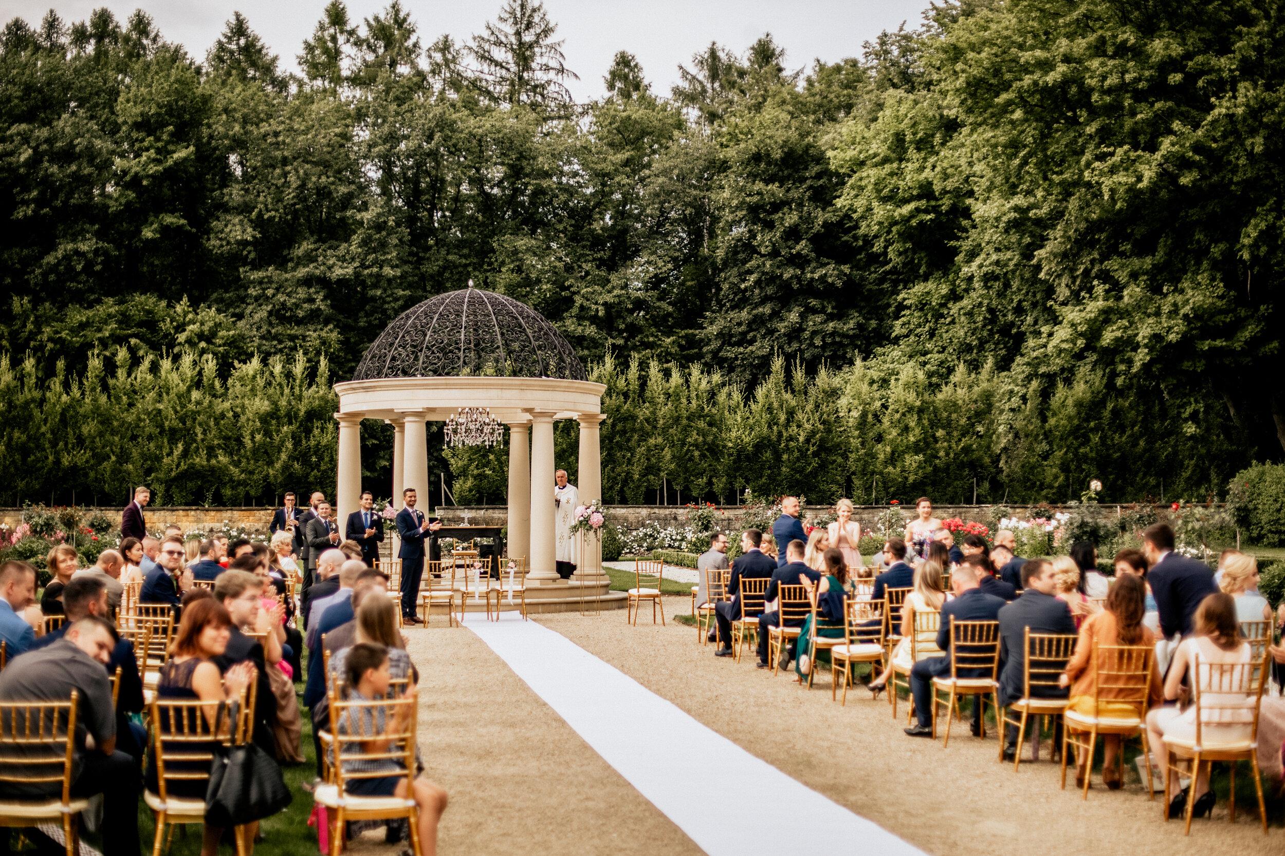 The Wedding Website of Viktoria Szocik and Azad Mohammed