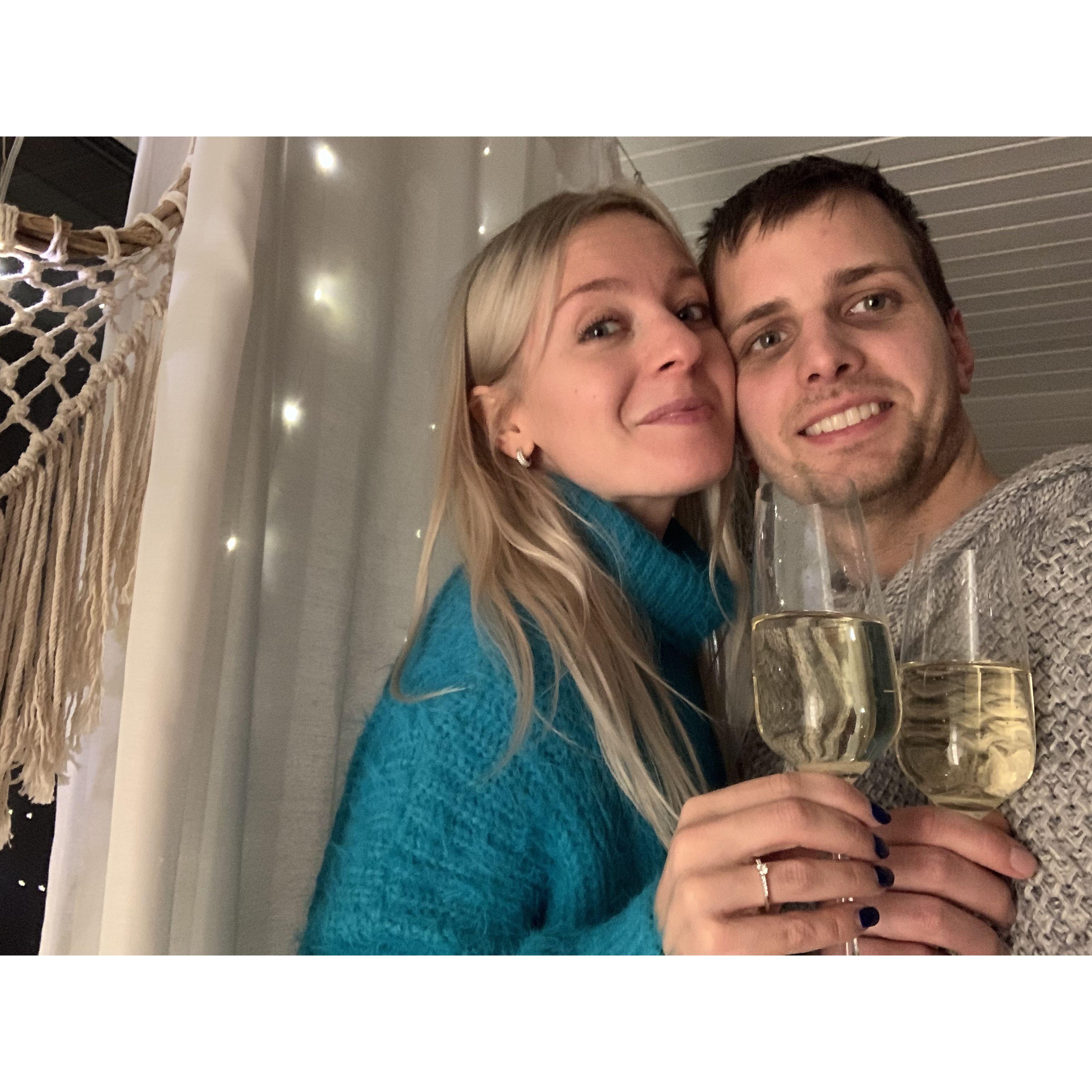 The one we got engaged / Эпизод когда мы обручились / Das eine als wir uns verlobten