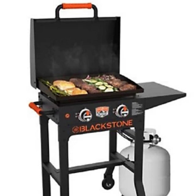 Blackstone Propane Gas Cart Griddle with Hood