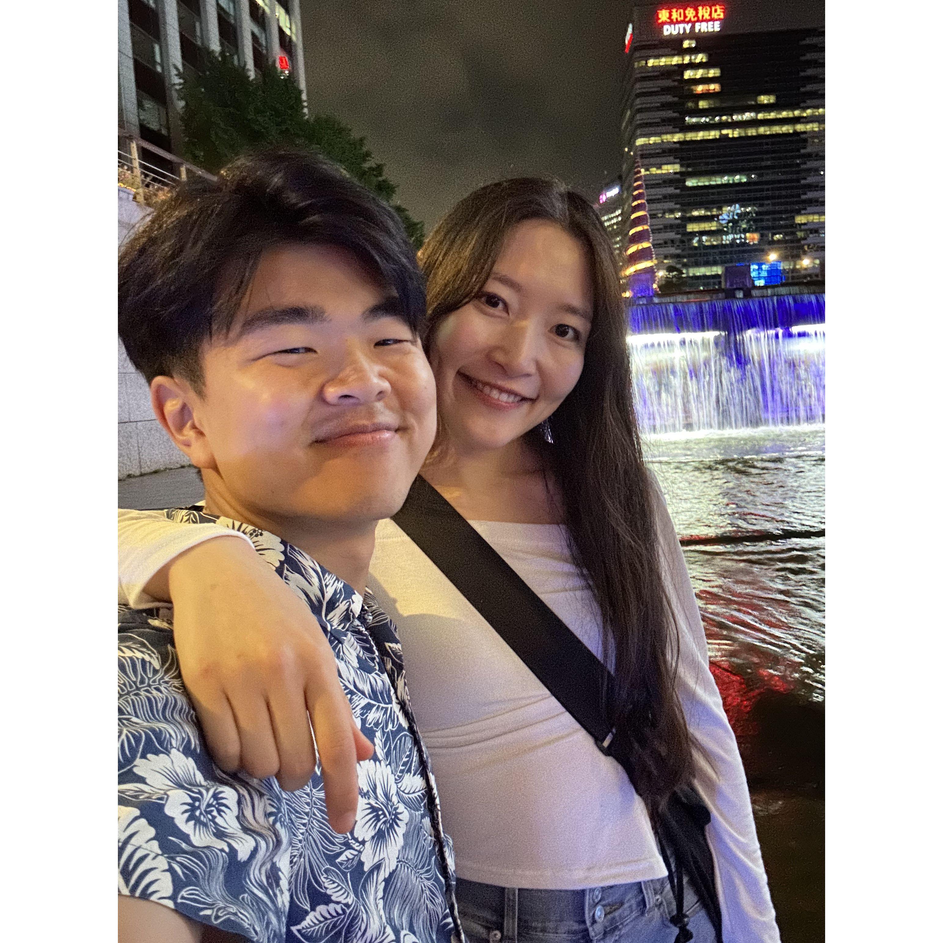 Night stroll in 청계천