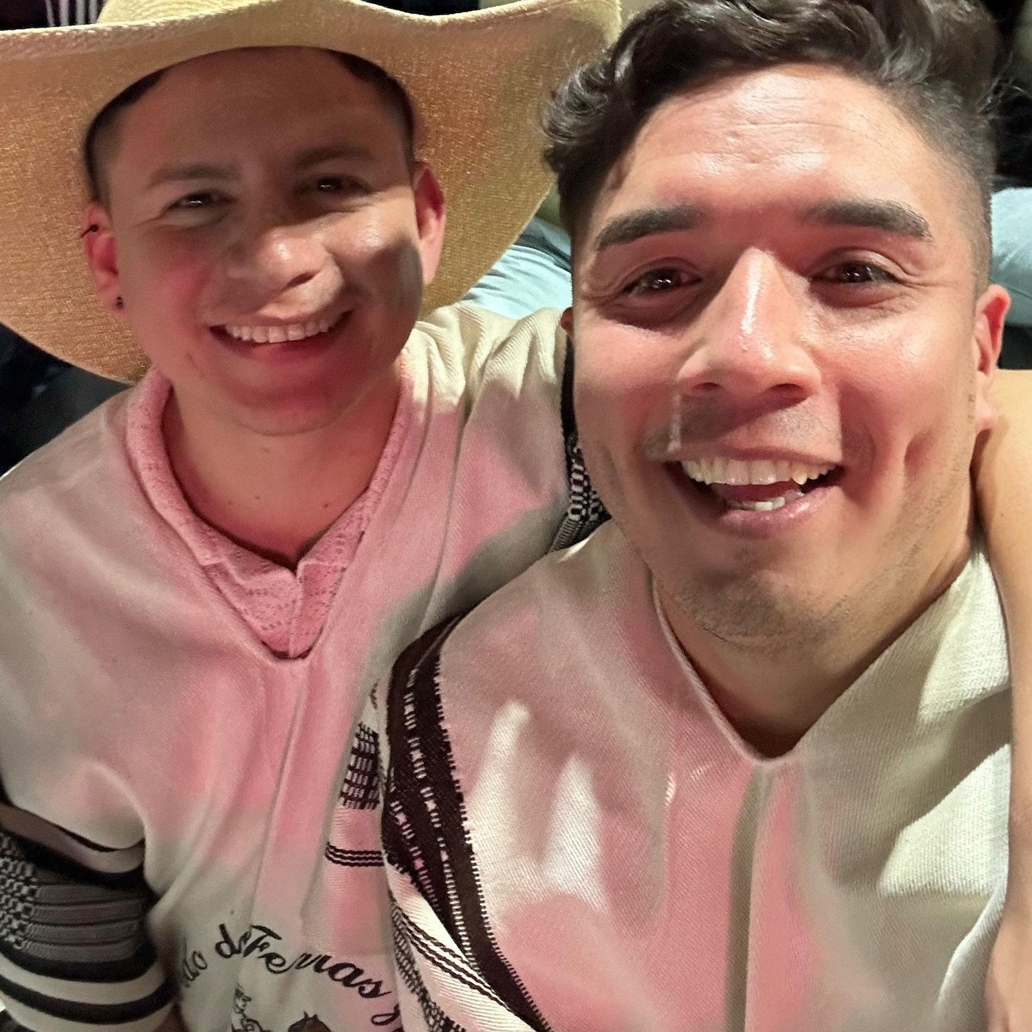 Las primeras fiestas del pueblo con Anthony.