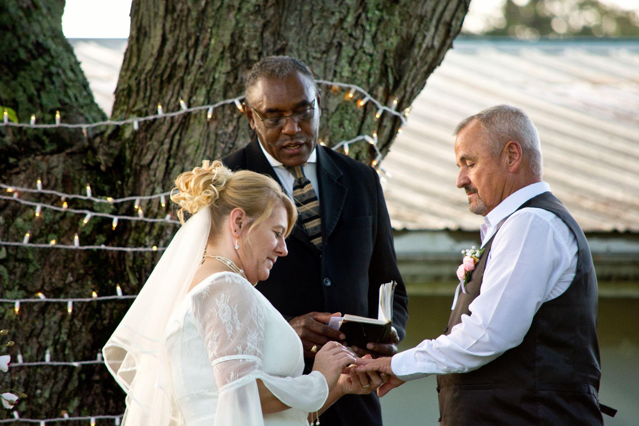 The Wedding Website of Lisa Coffey and Dorma Coffey