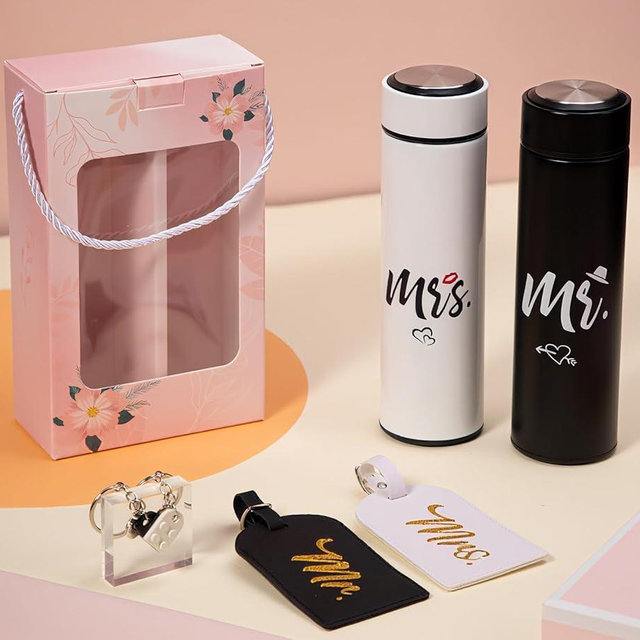 Mr & Mrs Tumbler Set - Wedding Gifts for Couples, Bride & Groom, Engagement Present - Includes Heart Keychain & Luggage Tags - Bachelorette Party