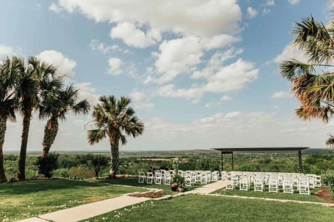 The Wedding Website of Erlina Moczygemba and Richard Ramirez