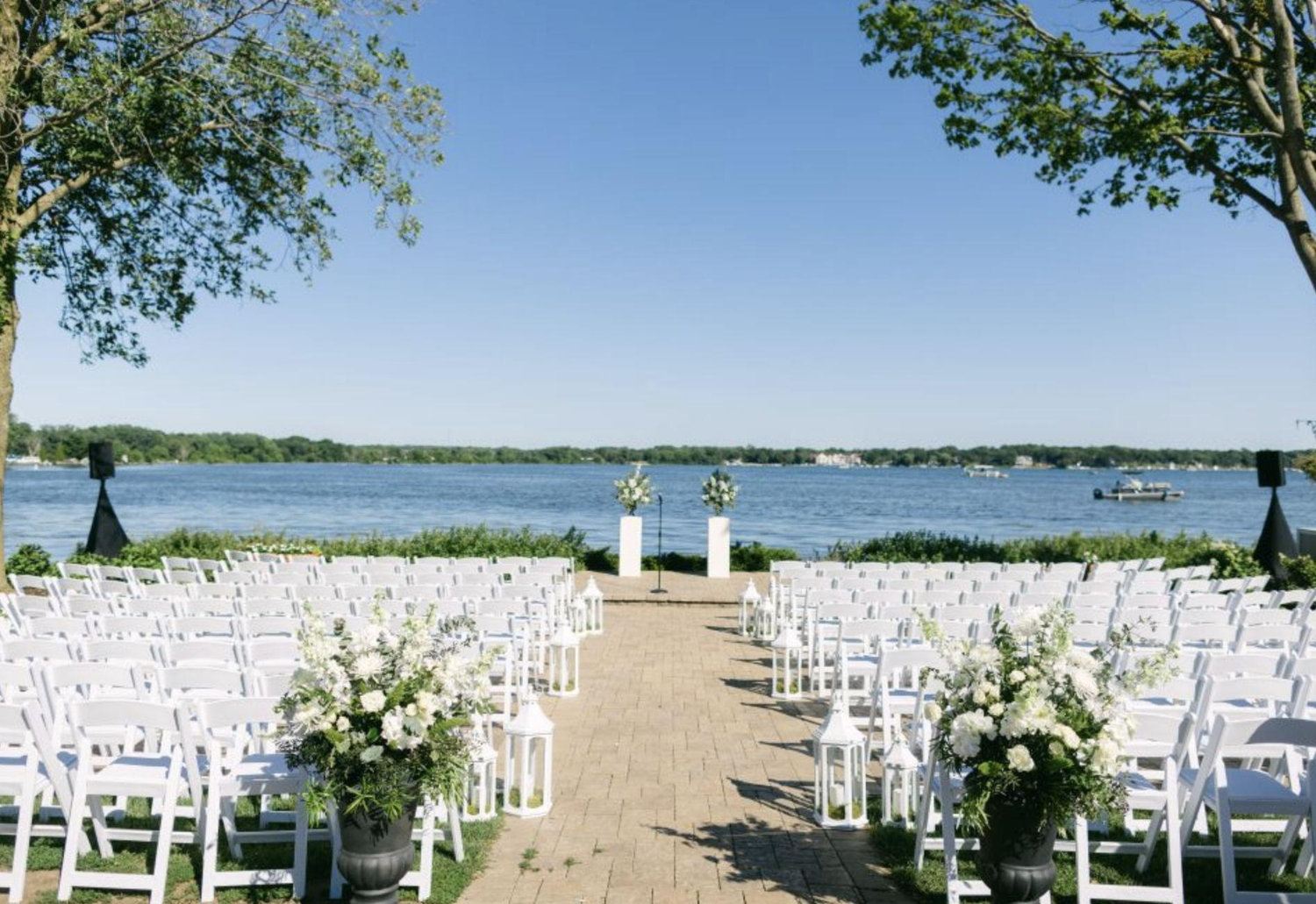 The Wedding Website of Julia Davis and Darryl McCottrell