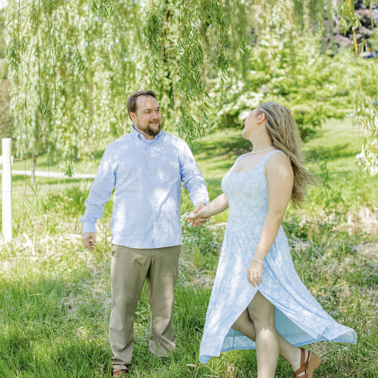 Engagement Photoshoot
Malcolm Gross Rose Garden - Allentown, PA
VANESSA GUEVARA PHOTOGRAPHY