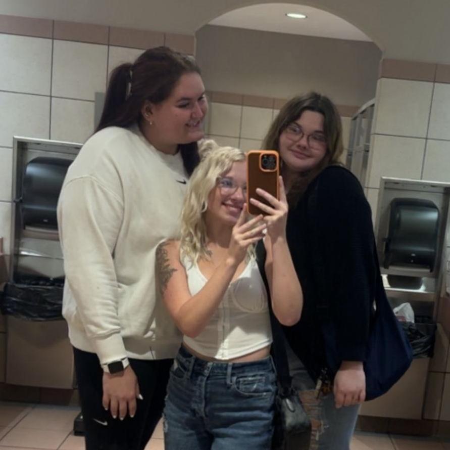 Zoe, Sydney, and Alli
