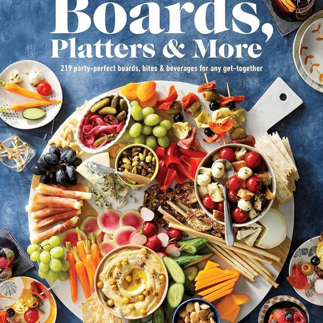 Taste of Home Boards, Platters & More: 219 Party Perfect Boards, Bites & Beverages for any Get-together (Taste of Home Entertaining & Potluck)