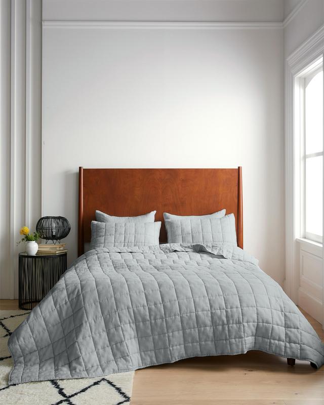 European Linen Box Quilt in Mist Full/Queen