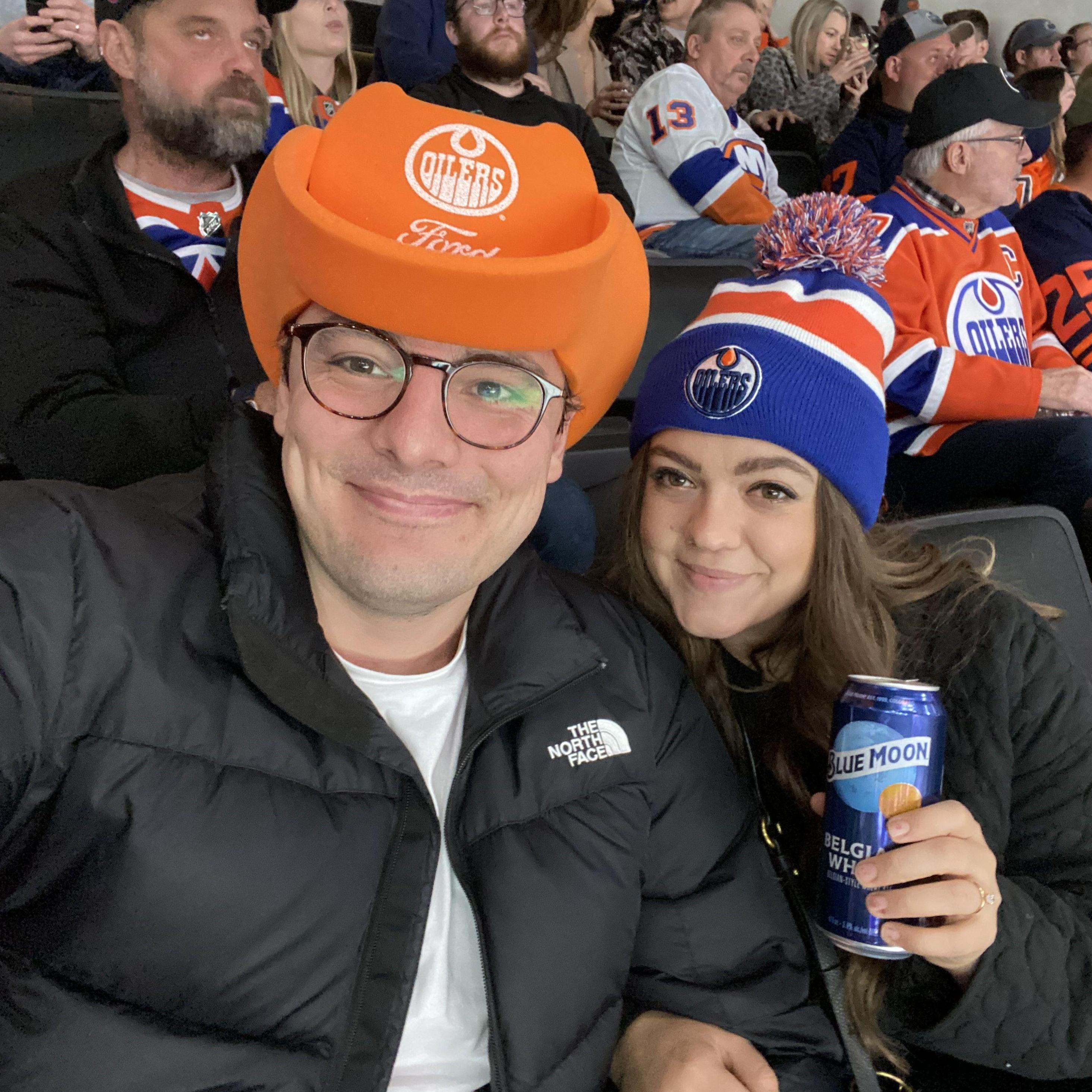 Will turns out to be a hockey fan!