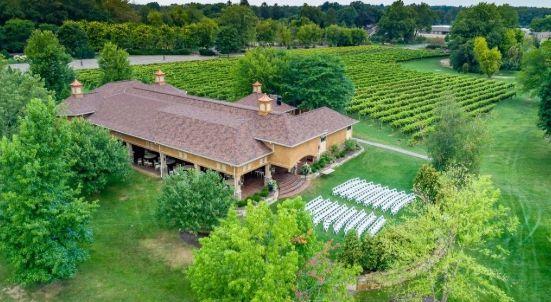 The Wedding Website of Vivian Temples and Brandon Sinkovich