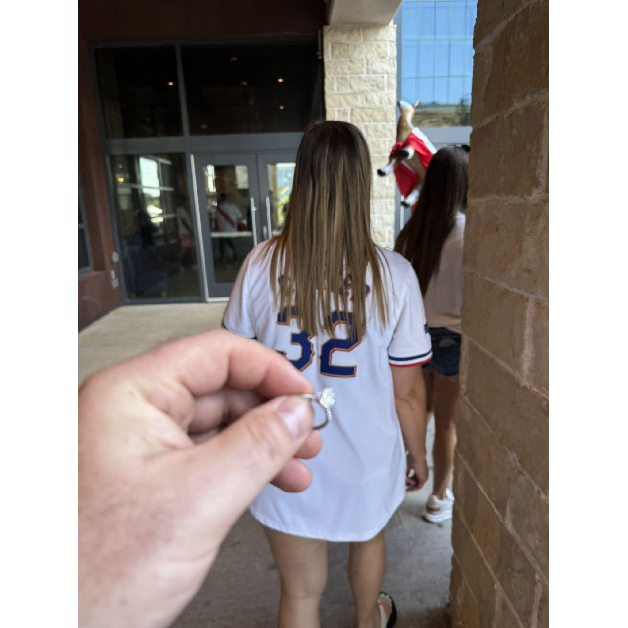 Jon flaunting the ring without Kristen's knowledge